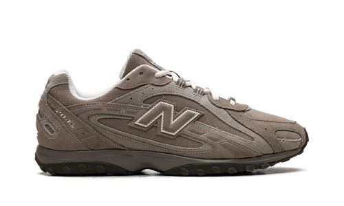 204L "Mushroom / Arid Stone"